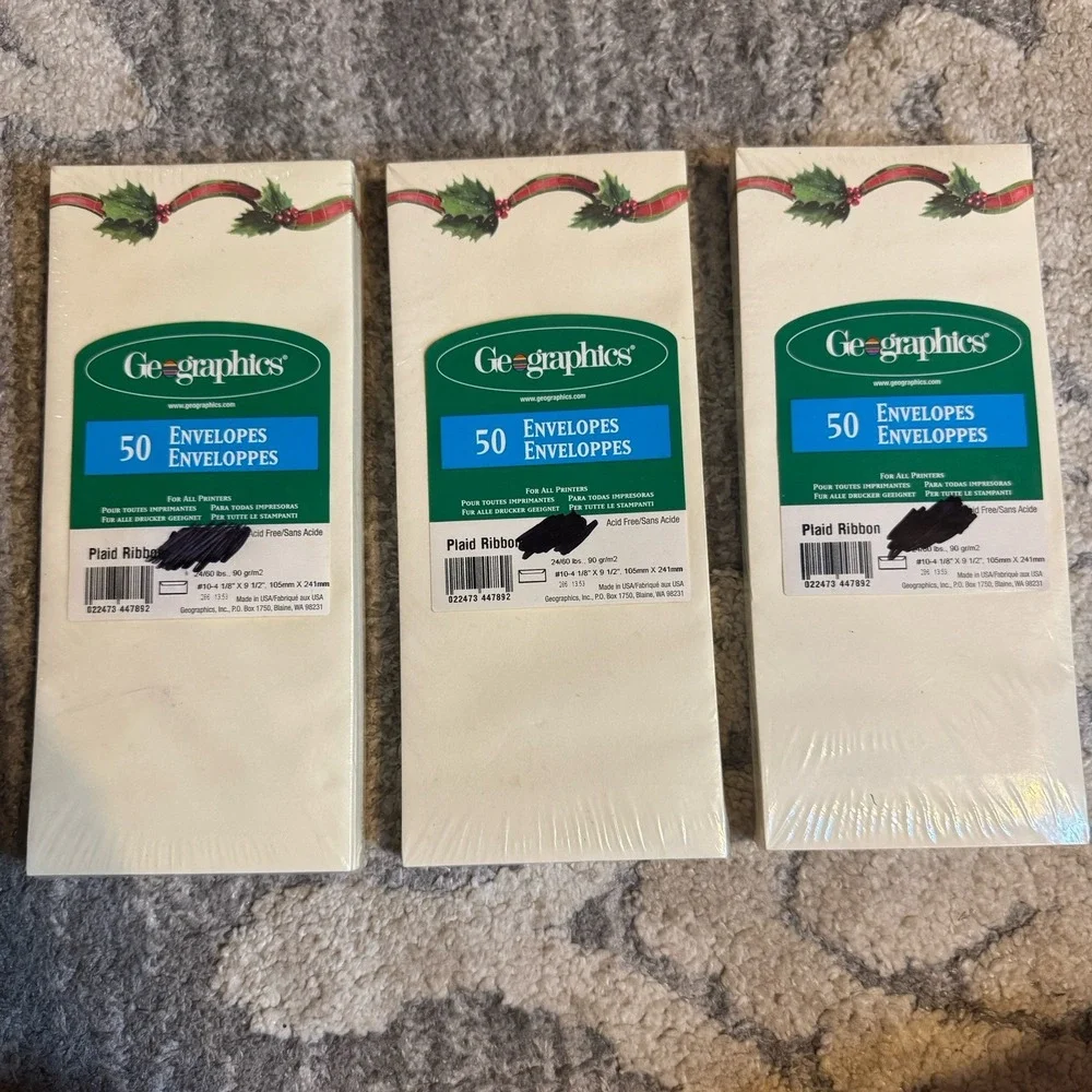 Lot‎ Geo-graphics Holiday Decorations 100 Sheets Paper, 150 Labels & Envelopes